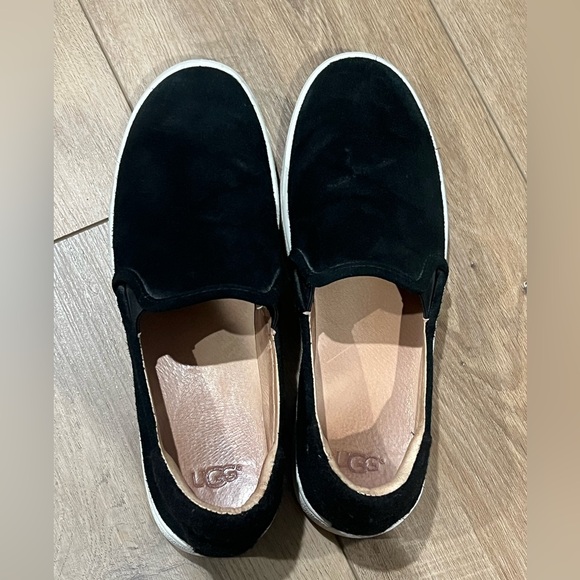 UGG Cahlvan Black Suede Slip-On Sneakers with Sherpa Detail Women’s size 8 - Picture 3 of 8